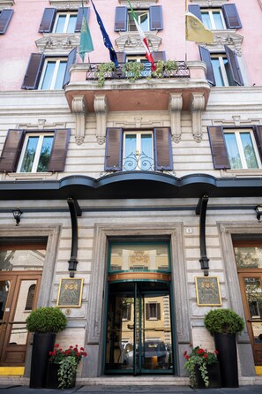 Front of property - Mecenate Palace (Rome)