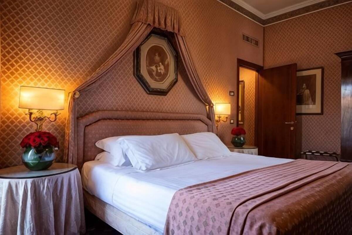 Premium bedding, down duvets, minibar, in-room safe