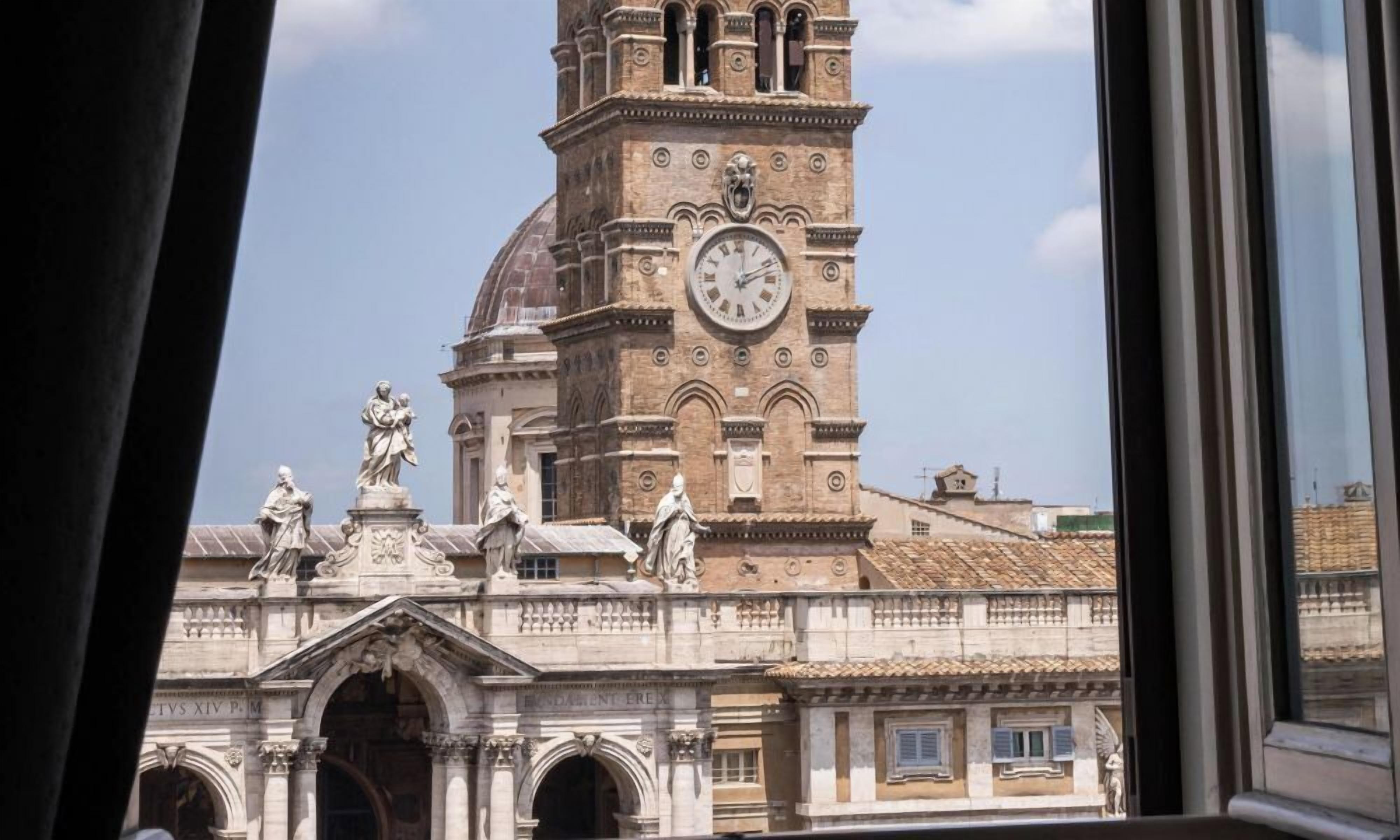 deluxe double room | premium bedding, down duvets, minibar, in-room safe