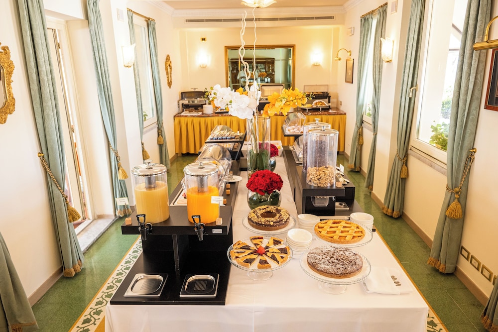 Mecenate Palace Hotel by null