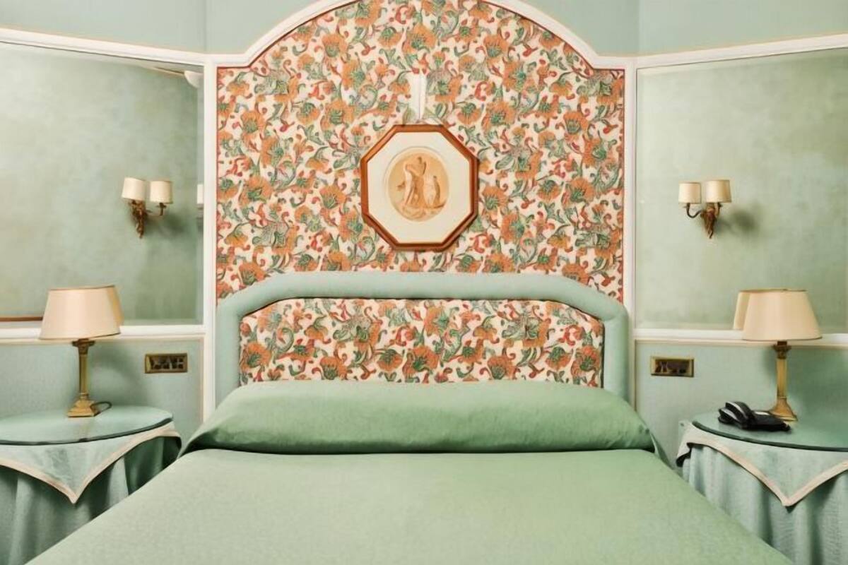 Premium bedding, down duvets, minibar, in-room safe