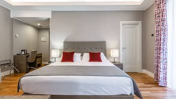 Hochwertige Bettwaren, Daunenbettdecken, Minibar, Zimmersafe