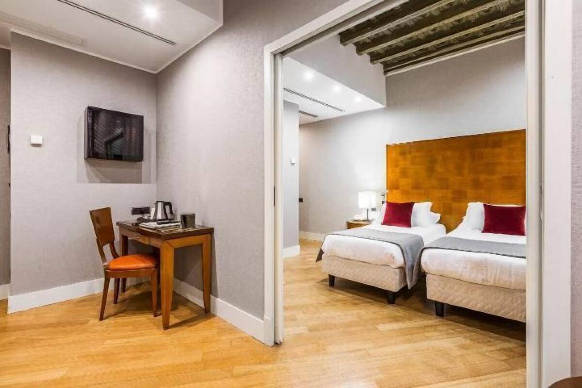 Ropa de cama de alta calidad, edredón y minibar