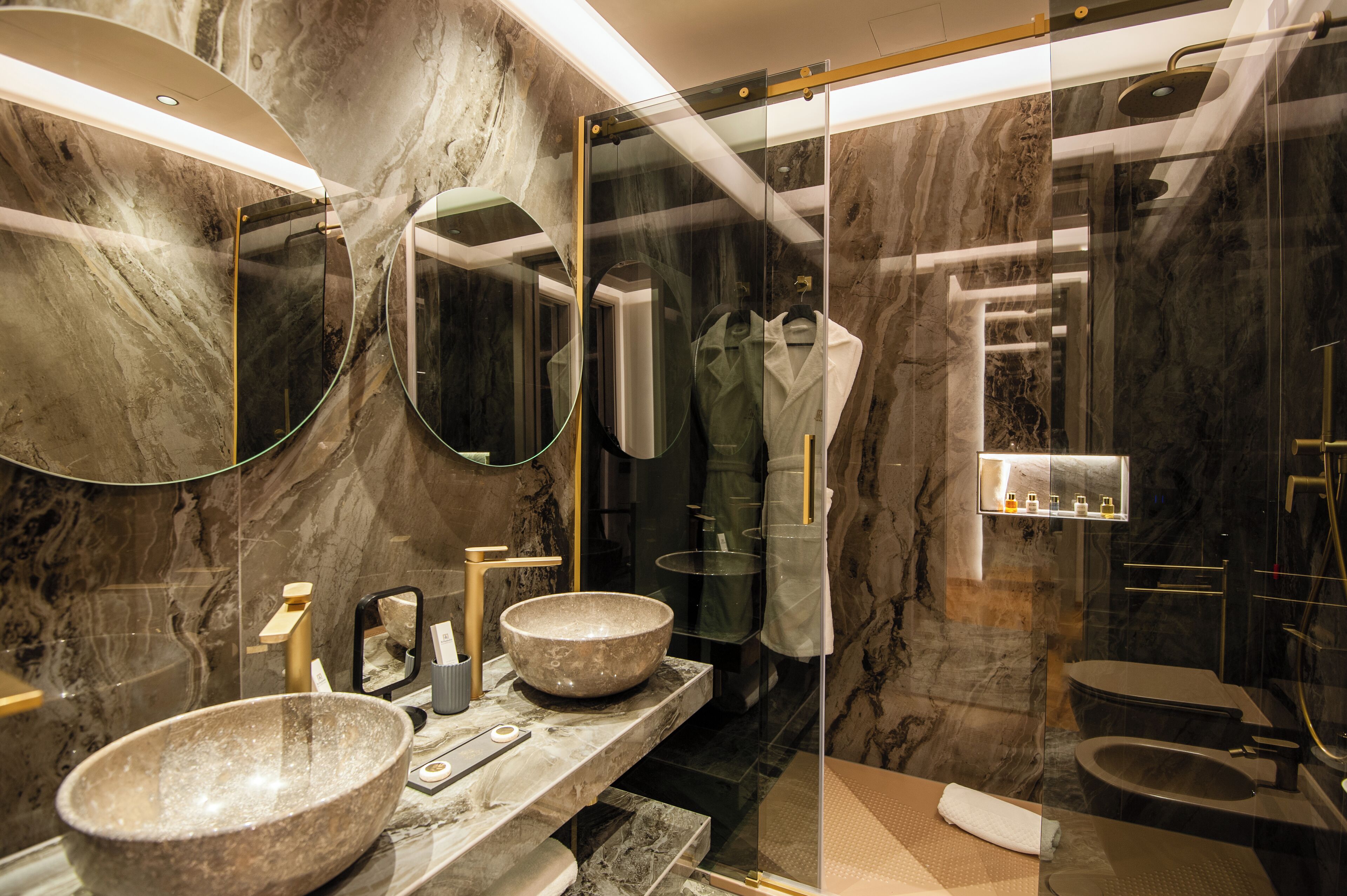 Family Suite | Bathroom