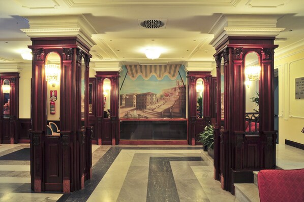 Interior - Hotel Regent (Rome)