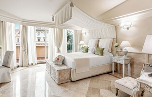 오리/거위털 이불, 메모리폼 침대, 미니바, 객실 내 금고