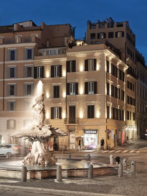 Façade de l’hébergement  – soirée/nuit