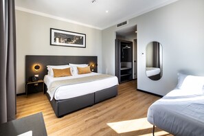 Rom – superior | Minibar, safe på rommet, skrivebord og lydisolert