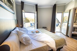 Exclusive Room | 1 bedroom, minibar, in-room safe, desk