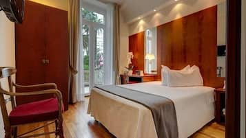 Hochwertige Bettwaren, Daunenbettdecken, Minibar, Zimmersafe