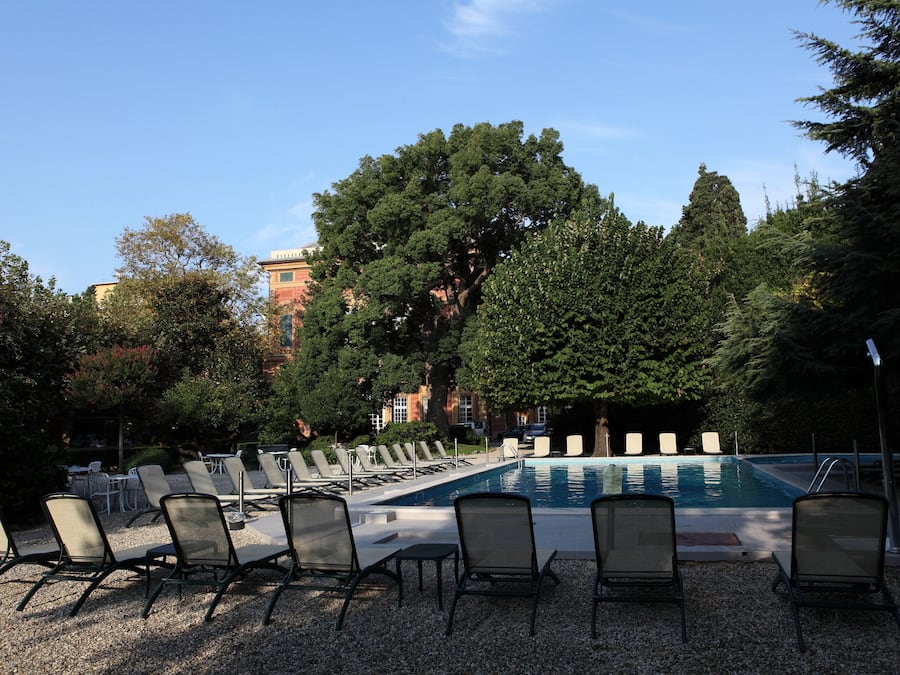 Outdoor pool, sun loungers