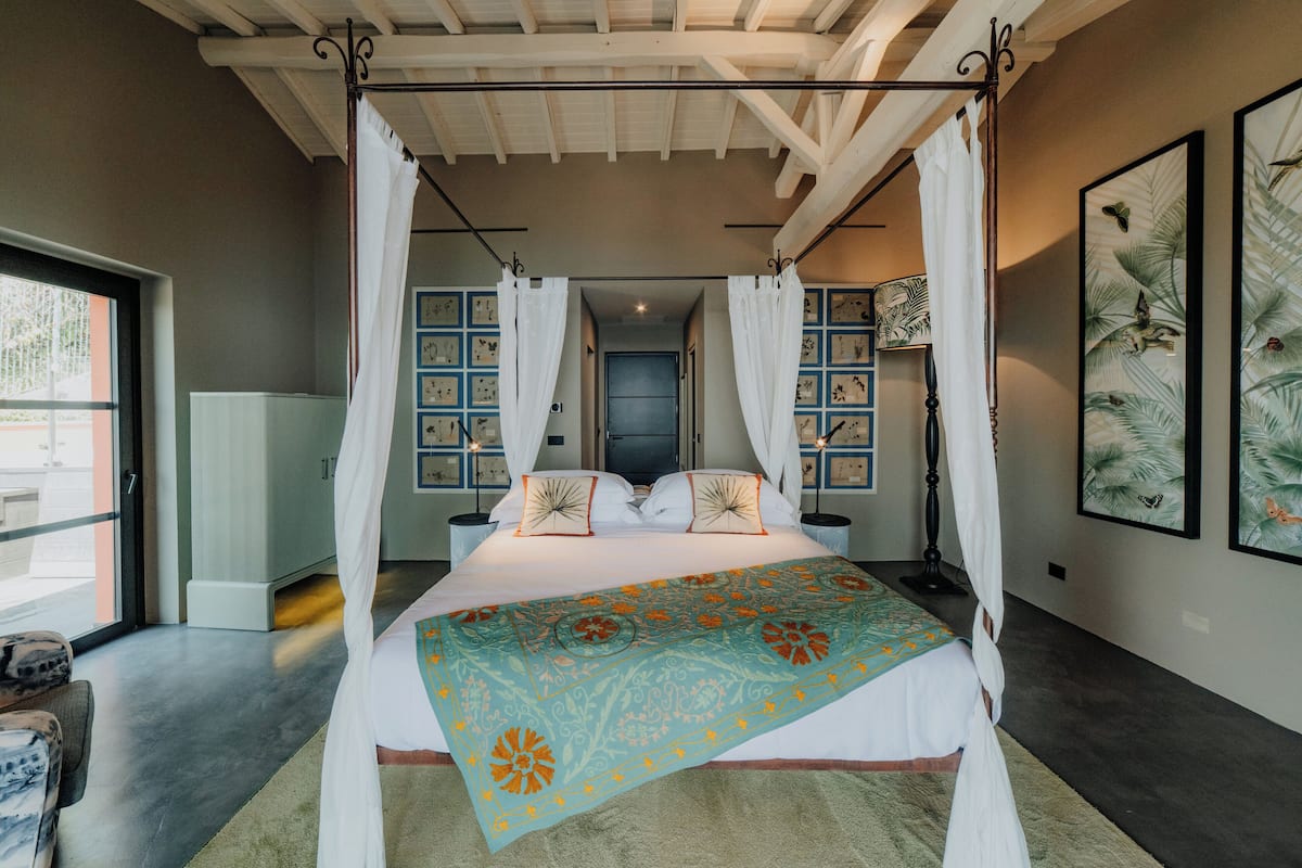 Prestige Room with Private Mini Pool | Concierge desk