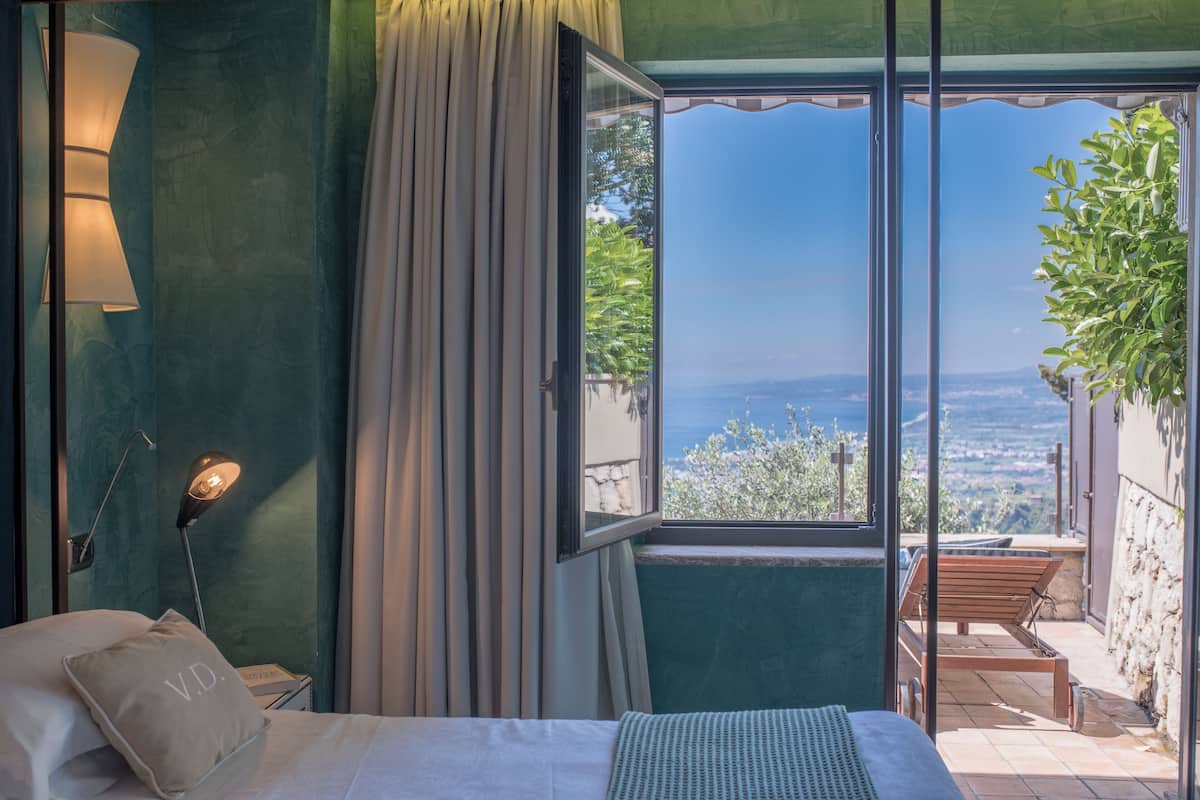 deluxe double room, 1 bedroom, bay view, sea facing | 1 bedroom, egyptian cotton sheets, premium bedding, down duvets