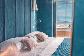 Deluxe Double Room, 1 Bedroom, Bay View, Sea Facing | Egyptian cotton sheets, premium bedding, down comforters - Hotel Villa Ducale (Taormina)