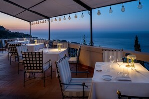 3 restaurants, spécialités Cuisine locale
