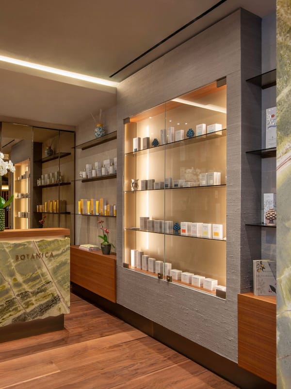 Couples treatment rooms, sauna, hot tub, steam room, Turkish bath