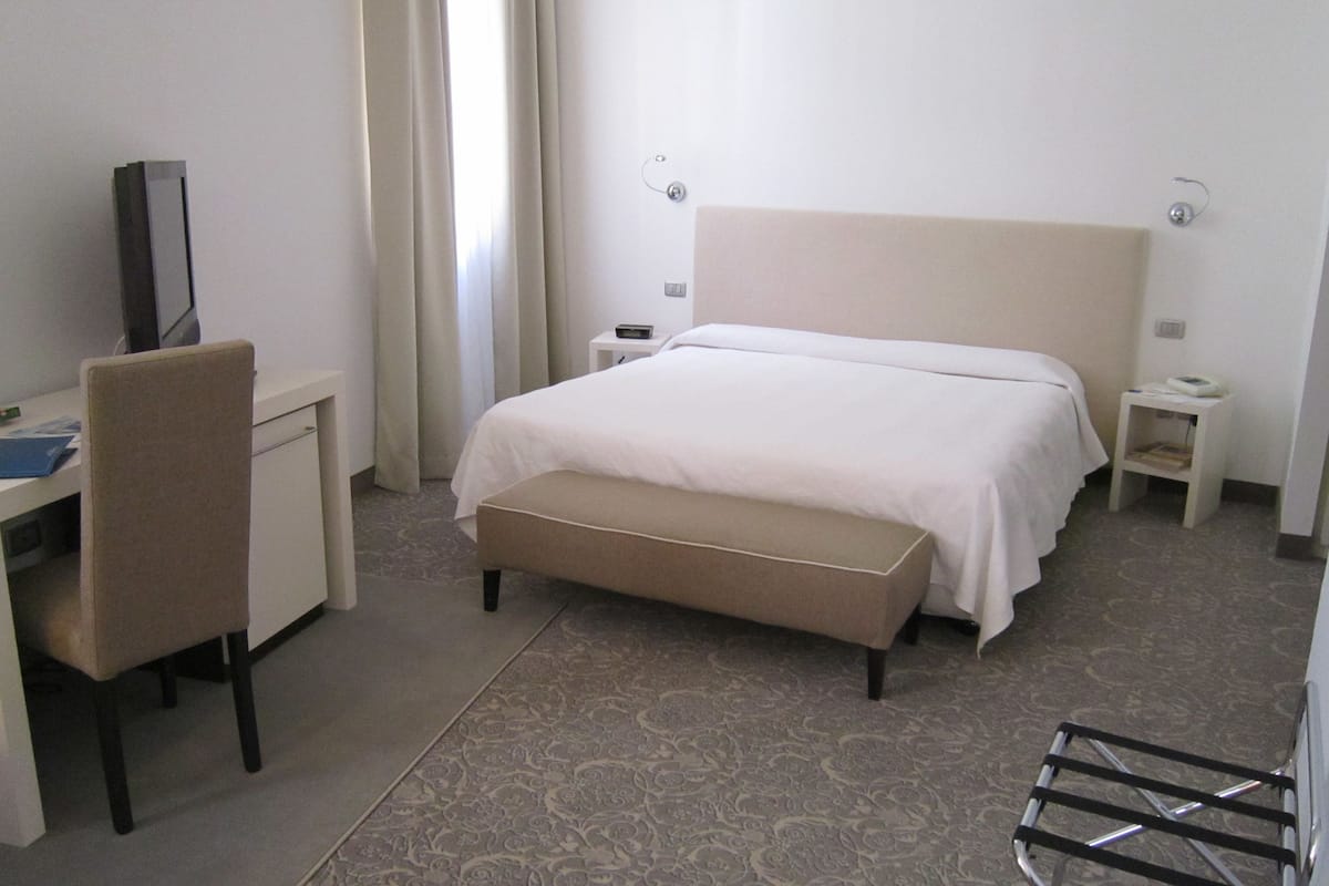 Superior Double or Twin Room | Minibar, in-room safe, desk, free WiFi