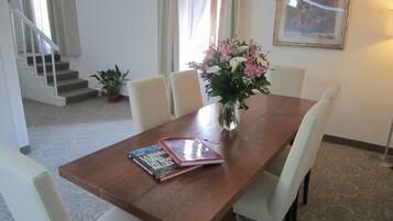 Télévision à écran plat