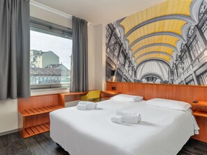 Down duvets, minibar, in-room safe, individually furnished - B&B Hotel Torino President (Turin)