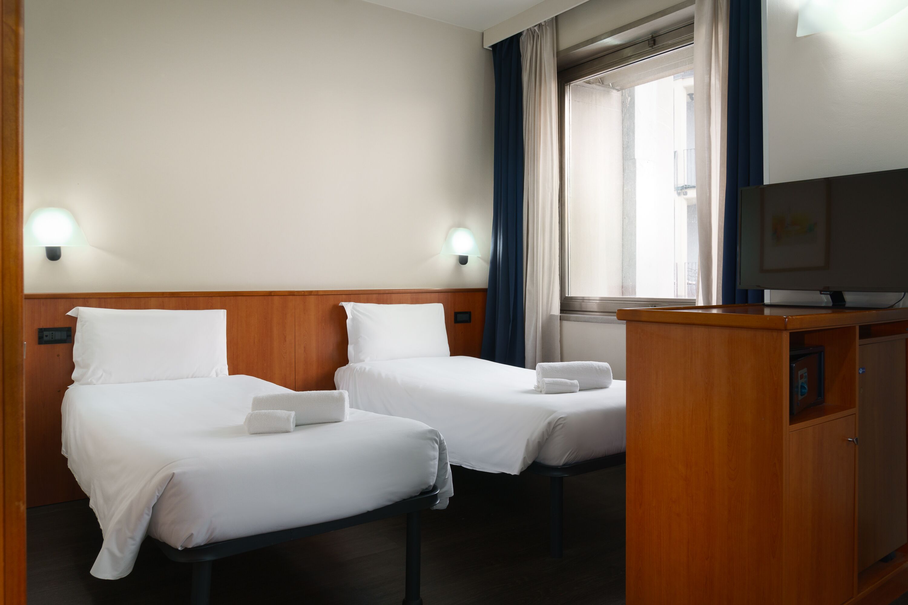 Down comforters, minibar, in-room safe, individually furnished