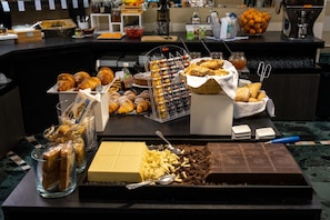 Daily buffet breakfast (EUR 18 per person)