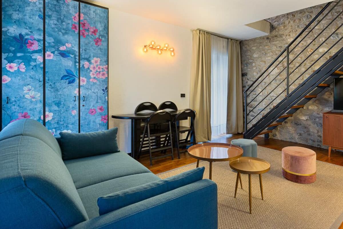 Apartment | Living area | Flat-screen TV