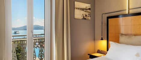 Chambre supérieure double, vue sur le lac | Minibar, coffre-fort, bureau, rideaux d’obscurcissement
