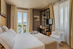 Habitación doble Deluxe, balcón, vista al lago | Vista al lago