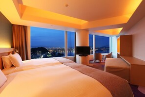 奢華客房, 非吸煙房 (with View Bath, Club Floor, 18~19F) | 客房內保險箱、書桌、熨斗/熨衣板、免費無線上網