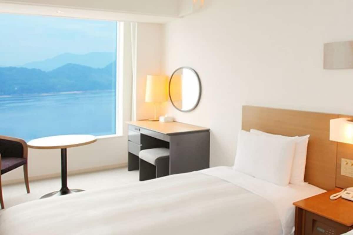 In-room safe, desk, iron/ironing board, free WiFi