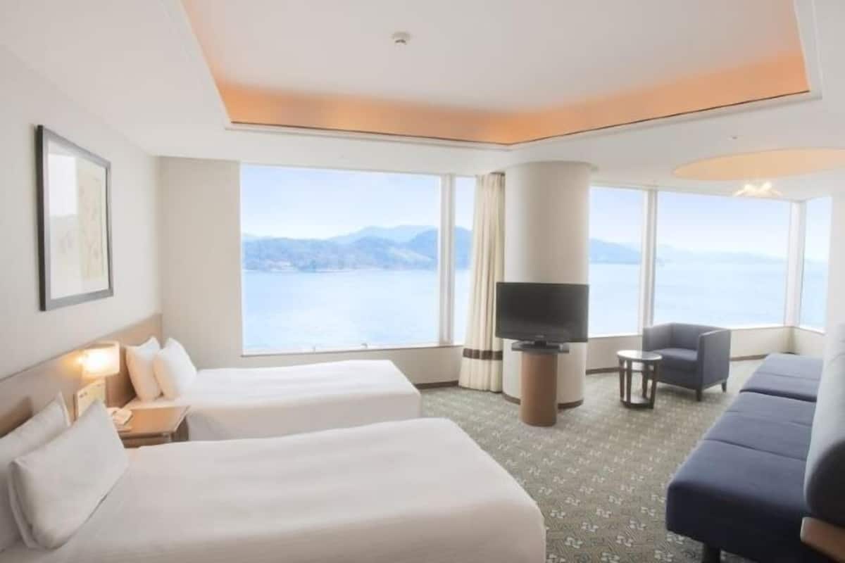 In-room safe, desk, iron/ironing board, free WiFi