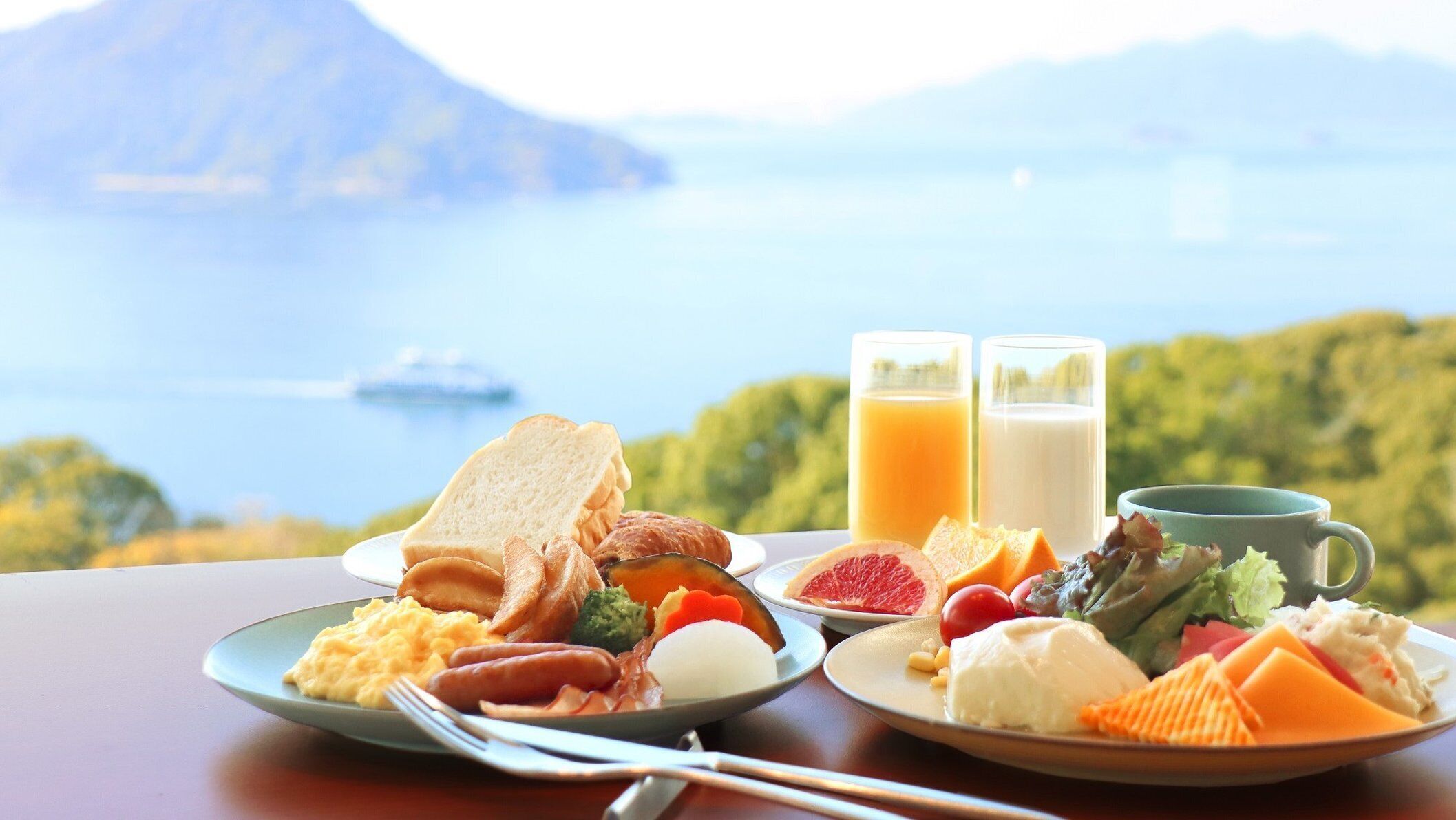 Se ofrece un desayuno completo (3000 JPY por persona)