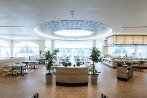 2 restaurants, breakfast, lunch, dinner served; Japanese cuisine