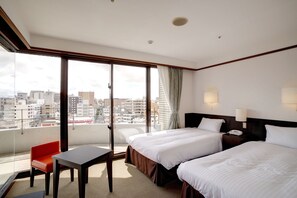 1 bedroom, premium bedding, down duvets, desk