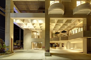 Property entrance - Hotel Resonex Naha (Naha)