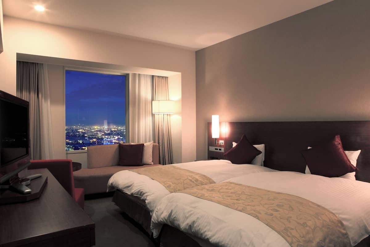 premier superior twin, non smoking | 1 bedroom, down duvets, in-room safe, blackout curtains