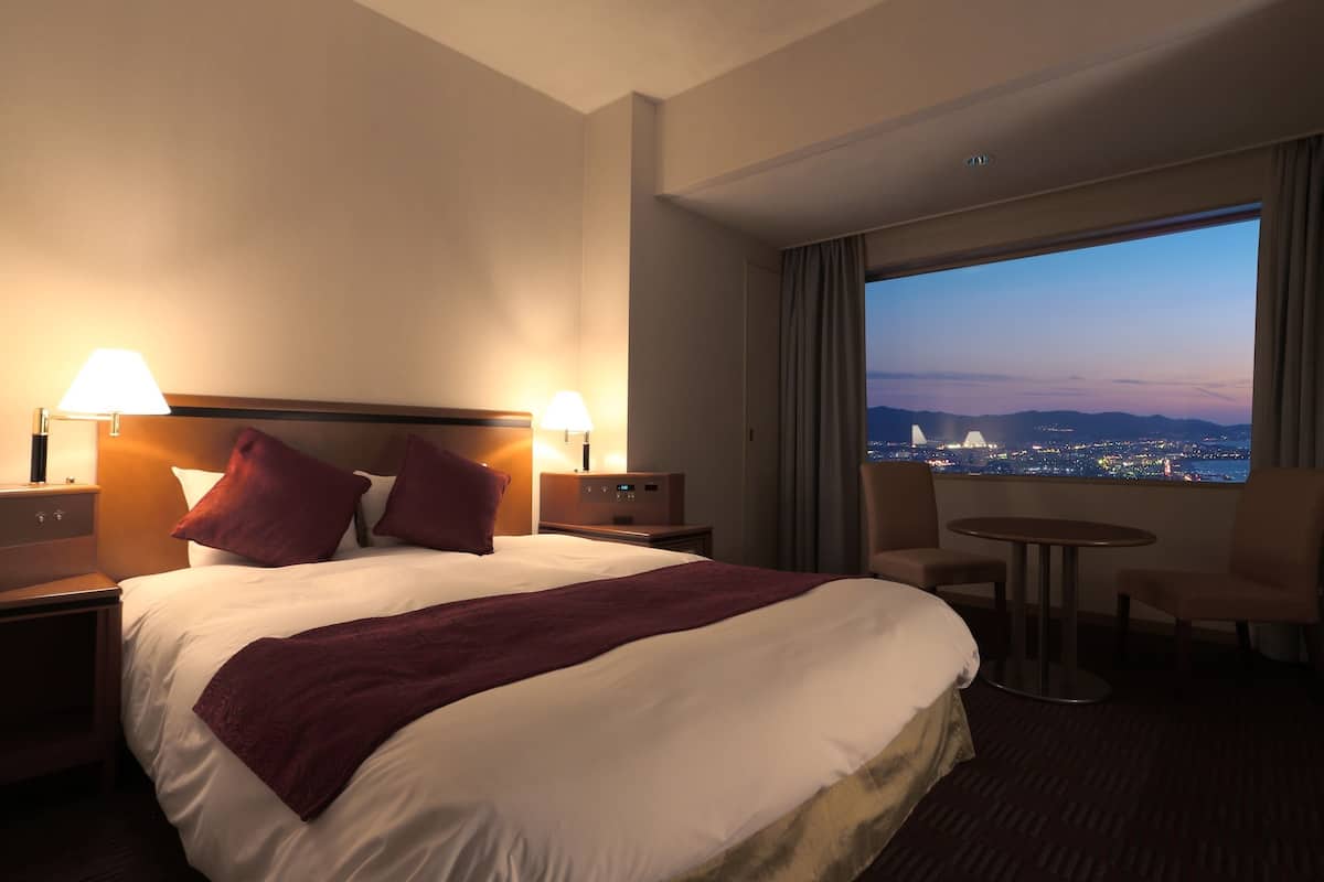 1 bedroom, down duvets, in-room safe, blackout curtains