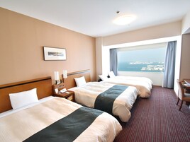 Edredons de pluma, cofres nos quartos, cortinas blackout