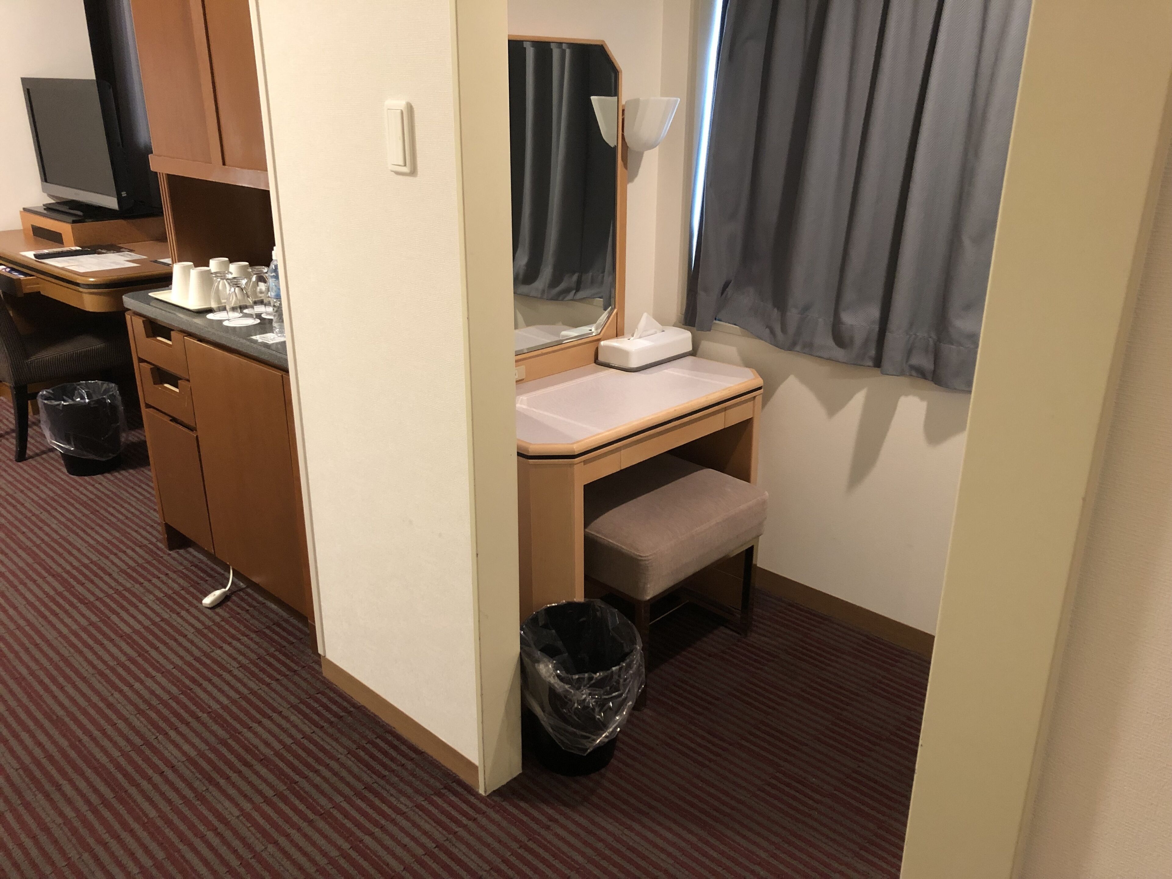 1 bedroom, down duvets, in-room safe, blackout curtains