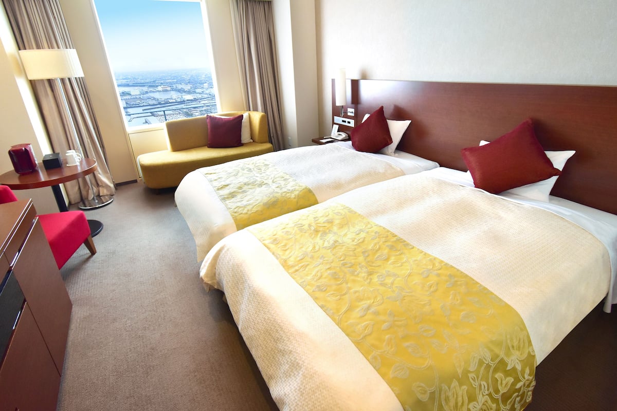 Premier Superior Twin, Non Smoking | Down duvets, in-room safe, blackout curtains