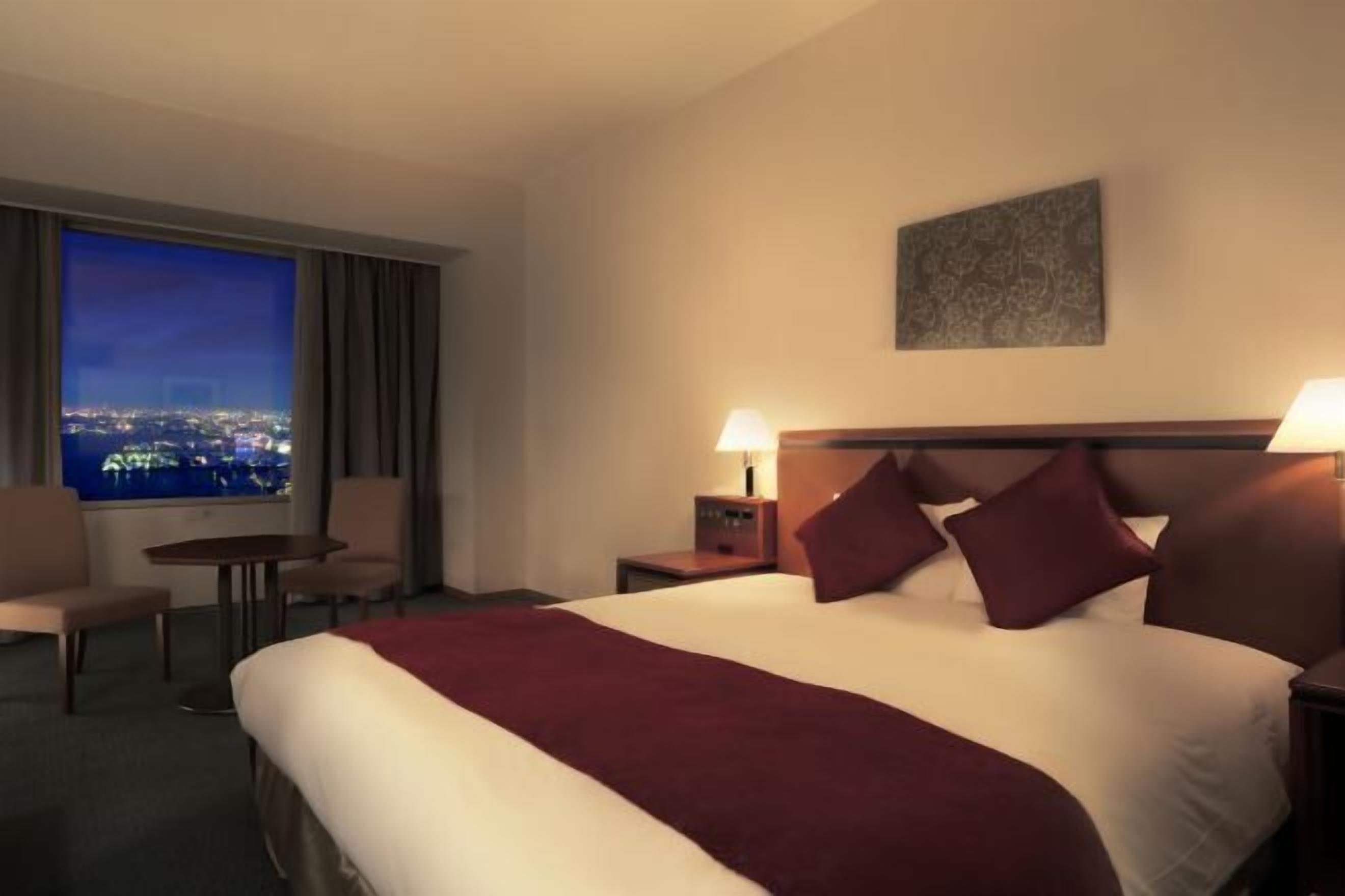 Daunenbettdecken, Zimmersafe, Verdunkelungsvorhänge