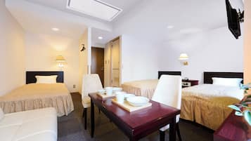 Habitación triple, para no fumadores | Wifi gratis y ropa de cama