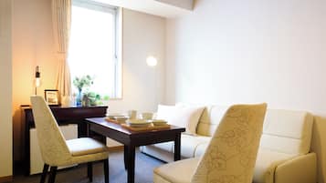 Habitación triple, para no fumadores | Wifi gratis y ropa de cama
