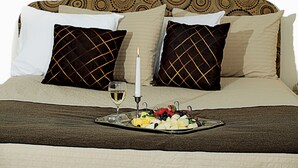  Standard Double Room with shower | Romservice – bespisning