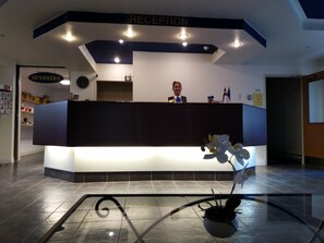 Reception - Airport Hotel Mara (Marupe Municipality)