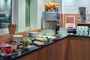 Morgenmadsbuffet hver dag (20 EUR pr. person)