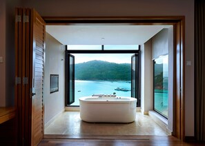 Cliff - Bay Suite | Vista para praia/oceano