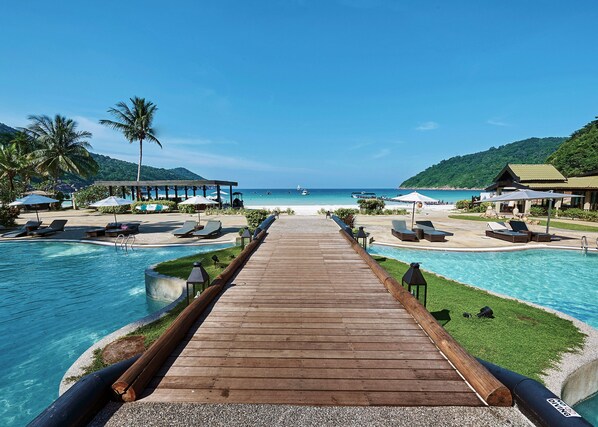 Private beach, free beach cabanas, sun loungers, beach umbrellas
