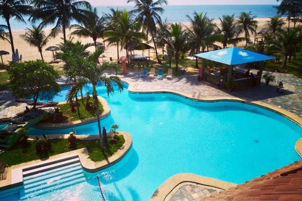 Outdoor pool, pool umbrellas, sun loungers