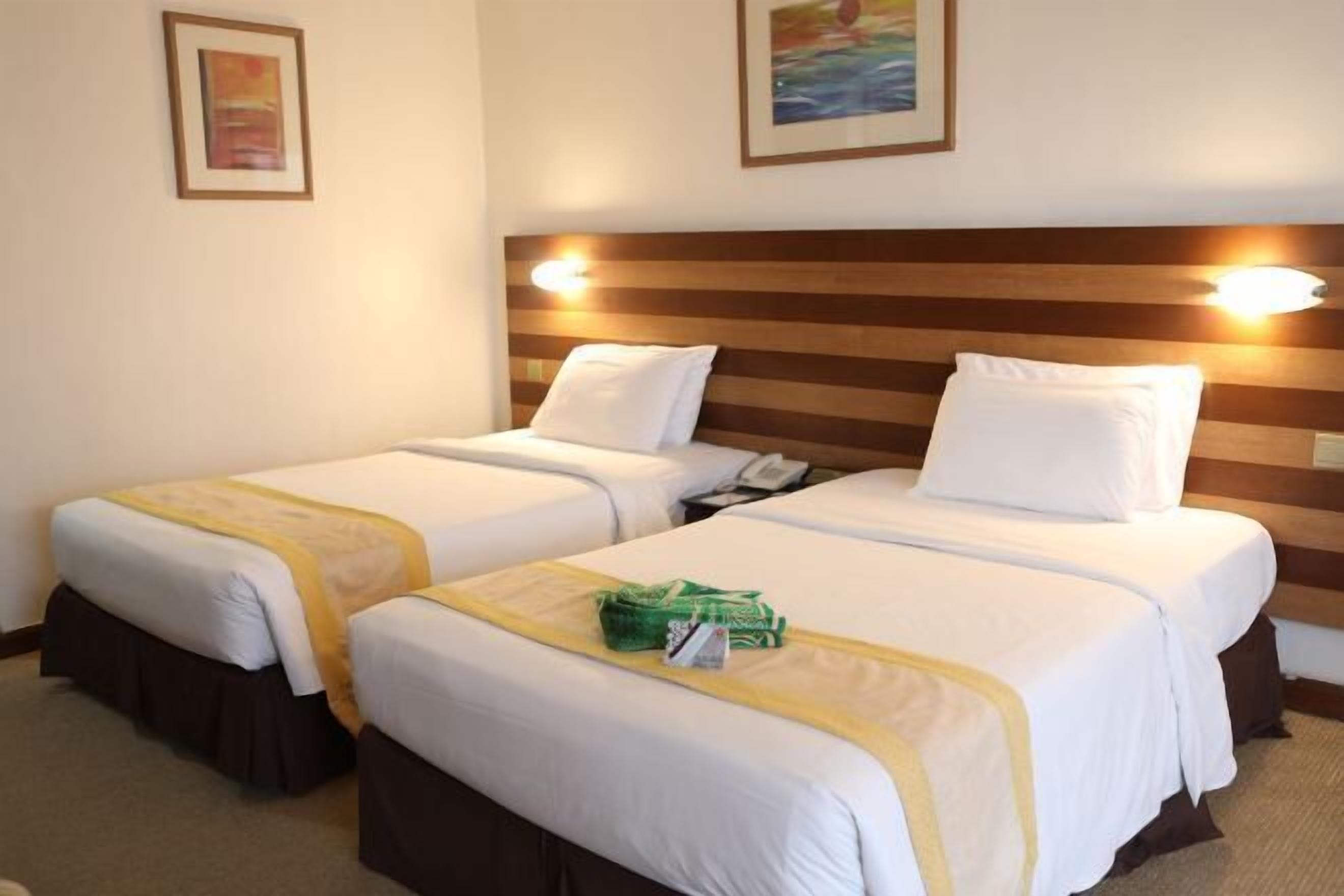 Minibar, in-room safe, iron/ironing board, free WiFi